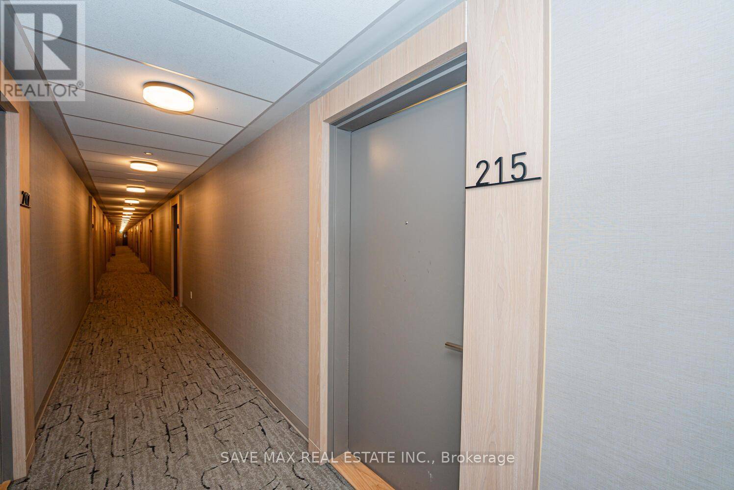 Toronto (downsview-roding-cfb), ON M3K0E3,155 Downsview Park BLVD #215