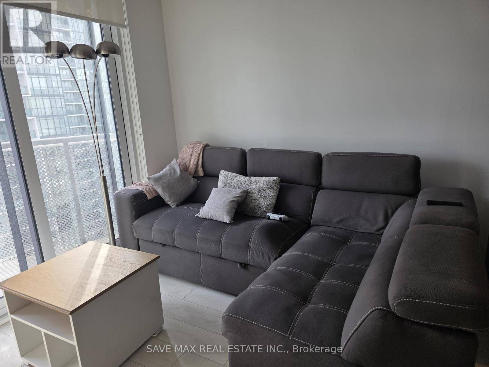 Mississauga (city Centre), ON L5B0L4,4065 Confederation Pkwy #2701