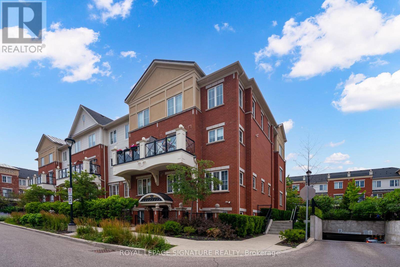 Oakville (ro River Oaks), ON L6H0G6,2492 Post RD #19