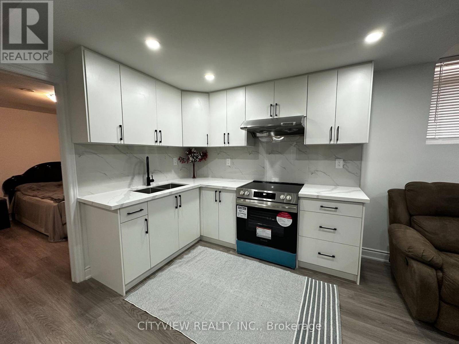 Mississauga (east Credit), ON L5V2E1,1198 Blueheron BLVD #Basment