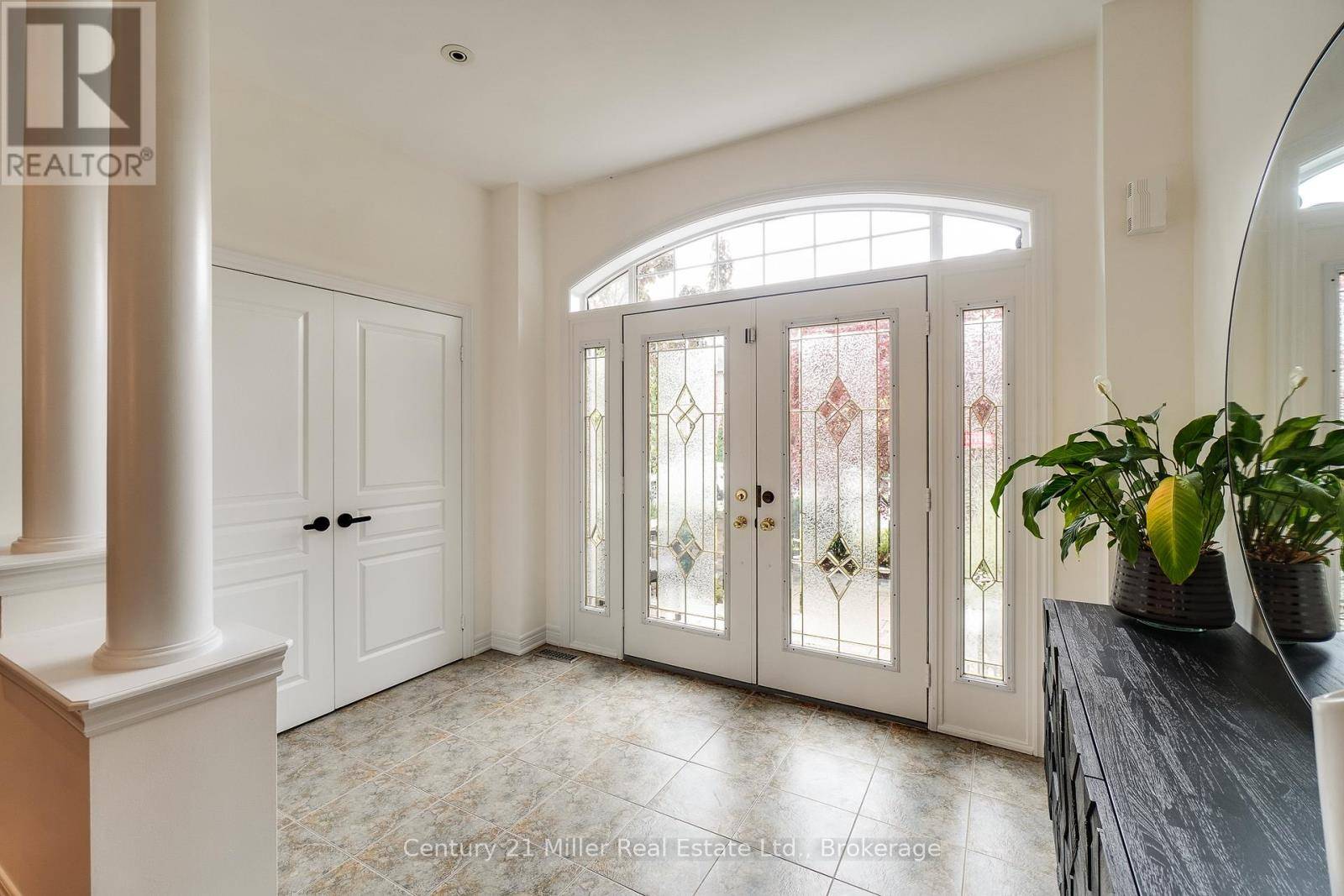 Oakville (jc Joshua Creek), ON L6H7M5,2301 HERTFORDSHIRE WAY