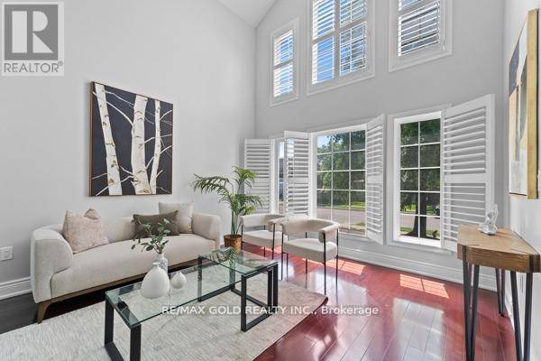 Brampton (vales Of Castlemore), ON L6P1E1,16 UPSHALL DRIVE