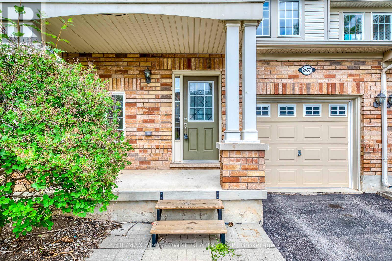 Oakville (bc Bronte Creek), ON L6M0A1,2457 SPRINGFOREST DRIVE
