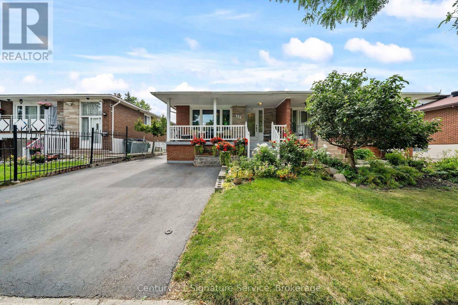 144 VOLTARIE CRESCENT, Mississauga (mississauga Valleys), ON L5A2A4