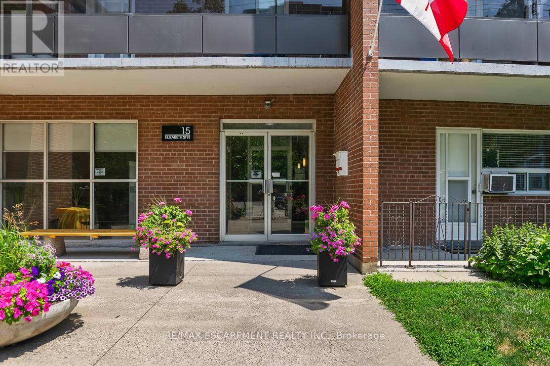 Mississauga (port Credit), ON L5G2Z3,15 Elizabeth ST #805