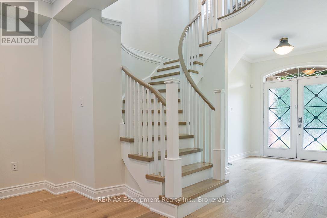 Oakville (wt West Oak Trails), ON L6M4Z6,2301 BARONWOOD DRIVE