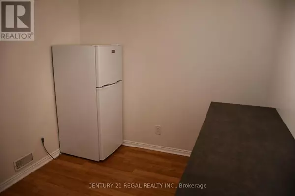 Toronto (dovercourt-wallace Emerson-junction), ON M6G3B8,236 Christie ST #Main