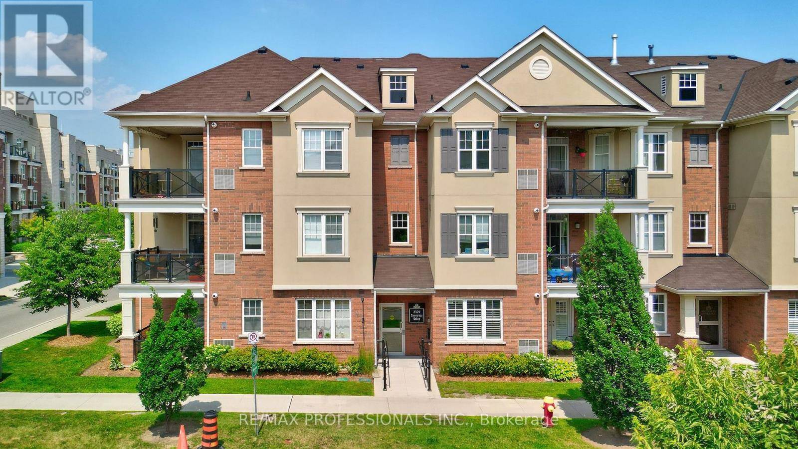 Oakville (ro River Oaks), ON L6H0L1,2339 Sawgrass DR #301
