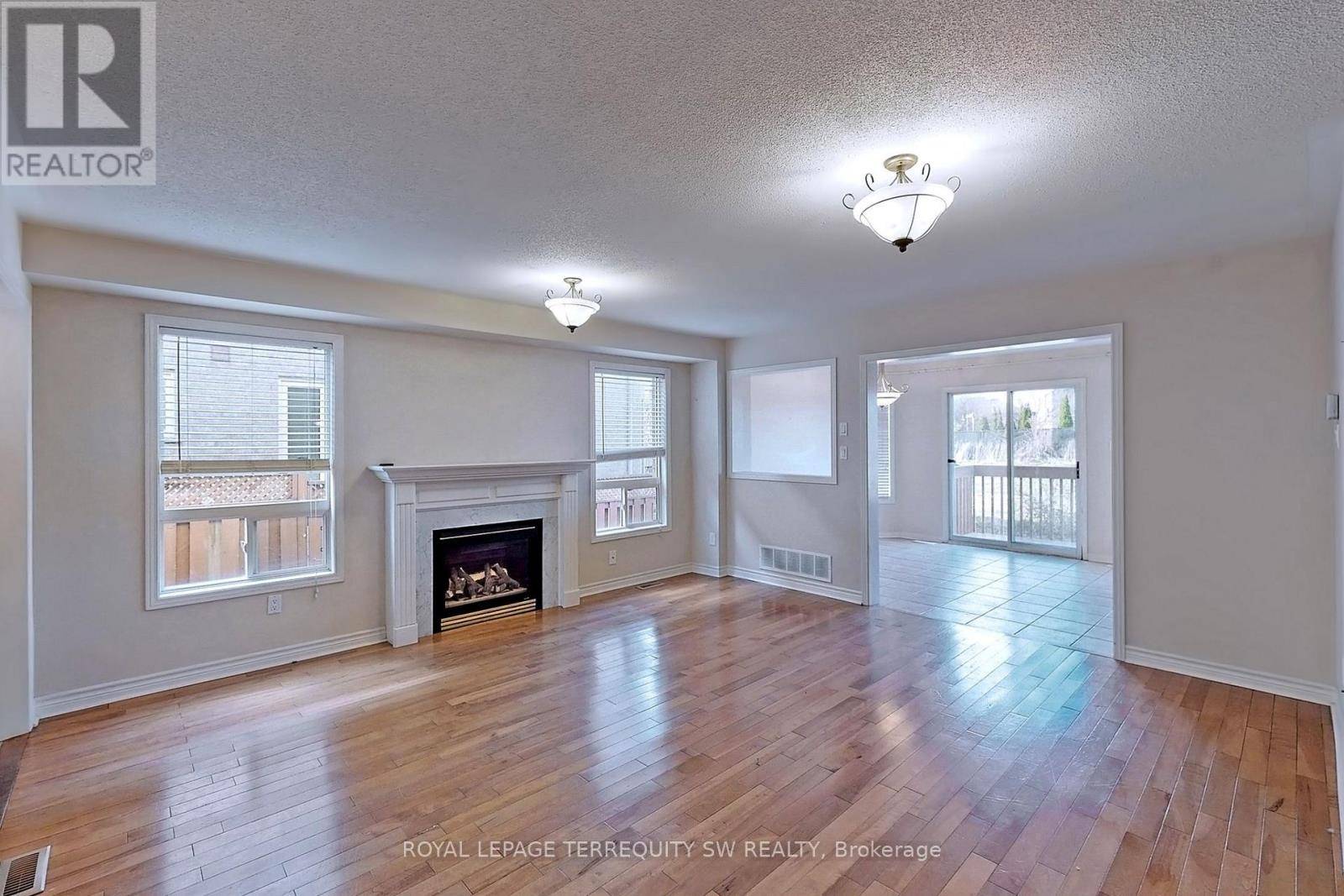 Oakville (wt West Oak Trails), ON L6M3Z2,1455 PINECLIFF ROAD