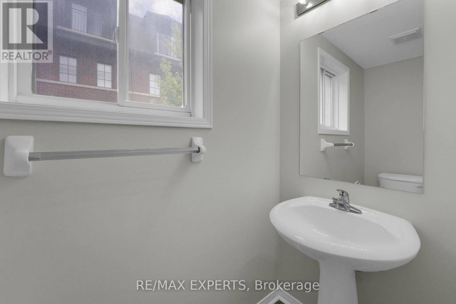 Mississauga (streetsville), ON L5M7Z6,86 Joymar DR #120