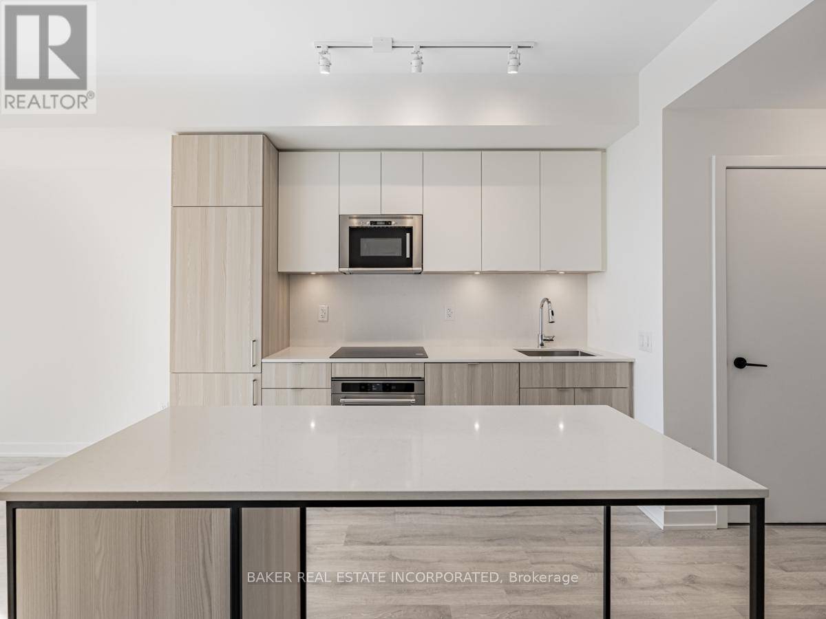 Mississauga (port Credit), ON L5H0A9,220 Missinnihe WAY #808