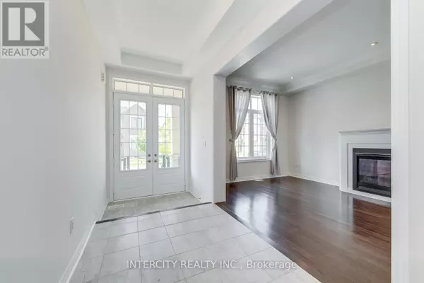 Oakville (go Glenorchy), ON L6M0X3,259 POLLY DRIVE