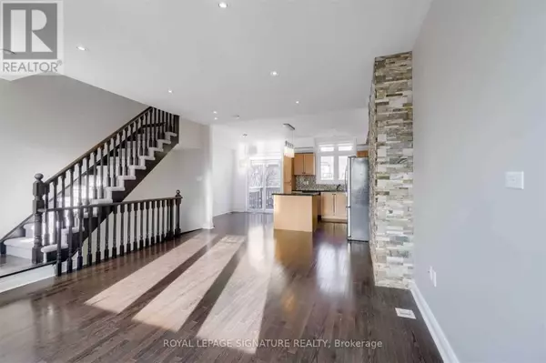 16 CLOCKWORK LANE, Toronto (stonegate-queensway), ON M8Y4H5