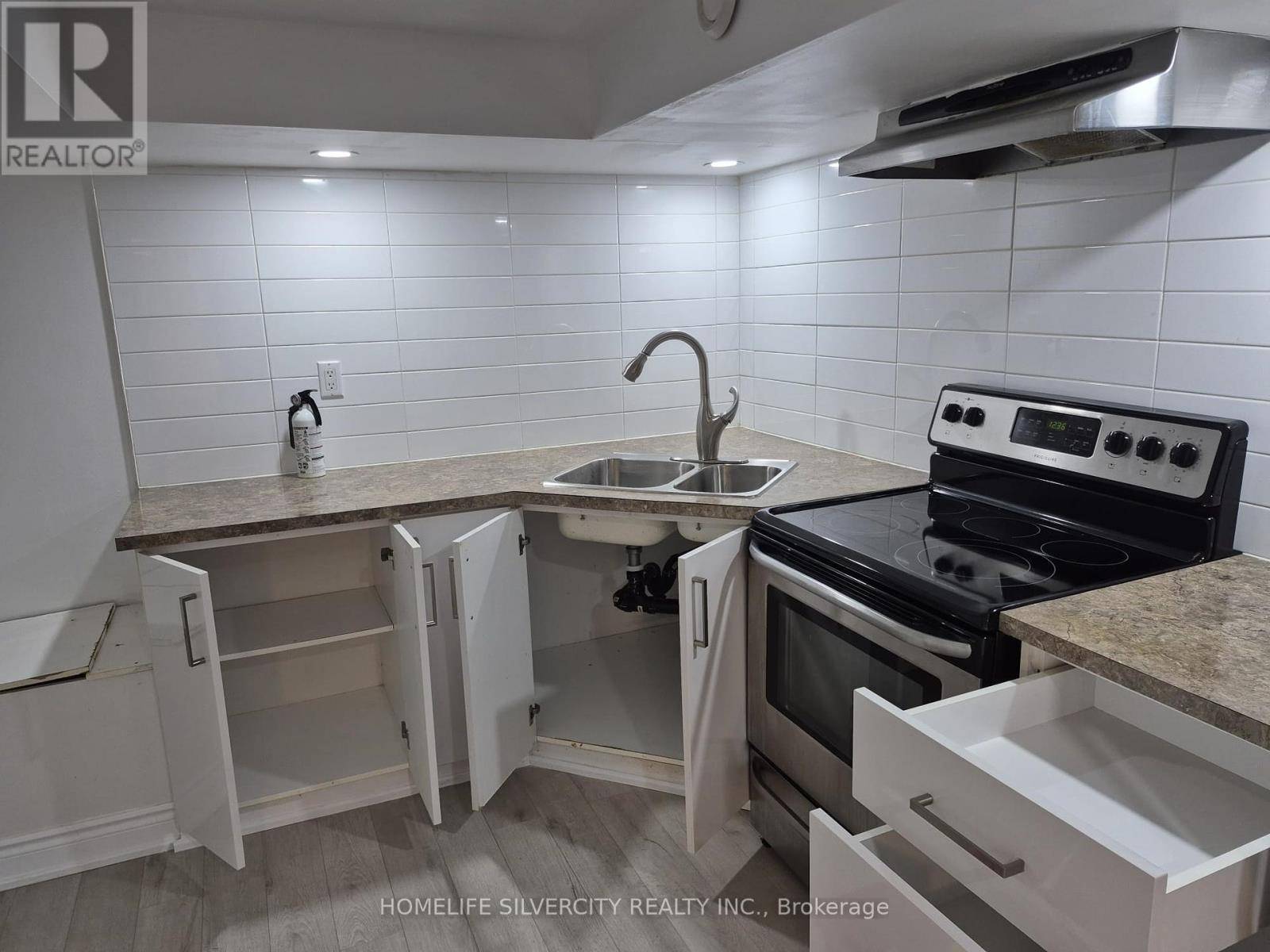 Toronto (islington-city Centre West), ON M9B2L7,311 Rathburn RD #BASEMENT
