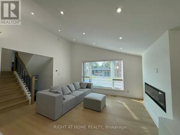 Toronto (eringate-centennial-west Deane), ON M9B2X4,52 SEDGEBROOK CRESCENT