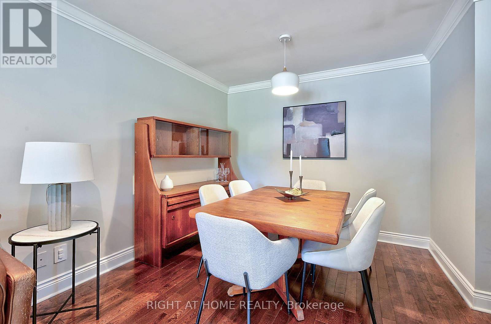 Oakville (cp College Park), ON L6H1R8,1358 ODESSA CRESCENT