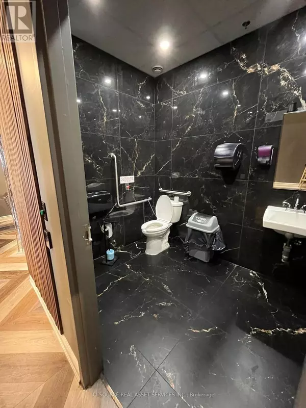 Mississauga (churchill Meadows), ON L5M8A5,3960 Eglinton AVE West #20