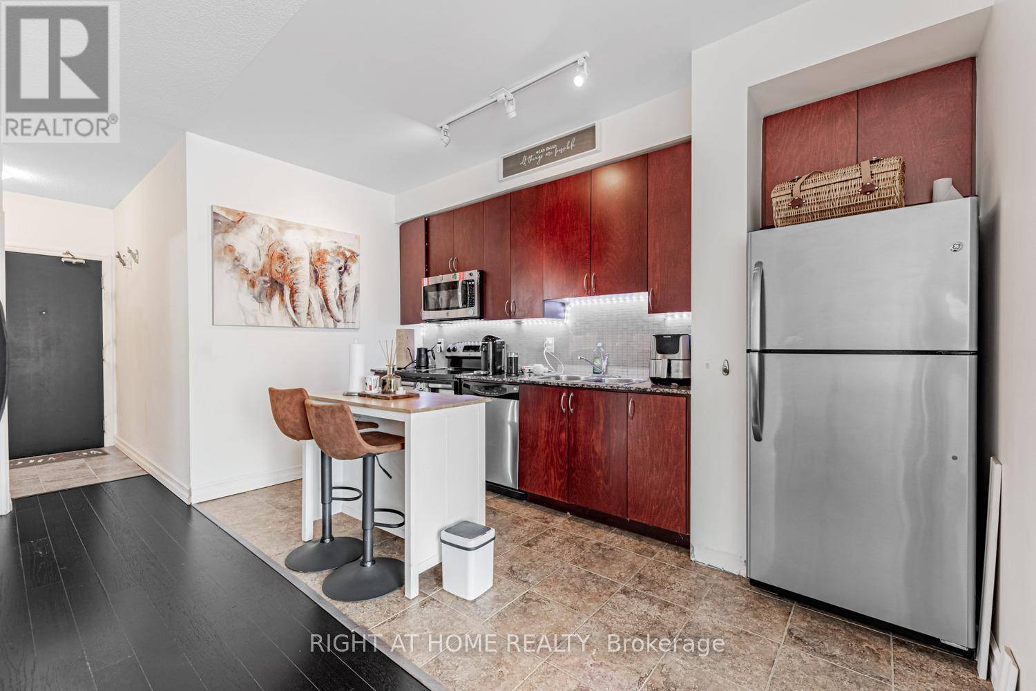 Mississauga (city Centre), ON L5B0E8,223 Webb DR #3203
