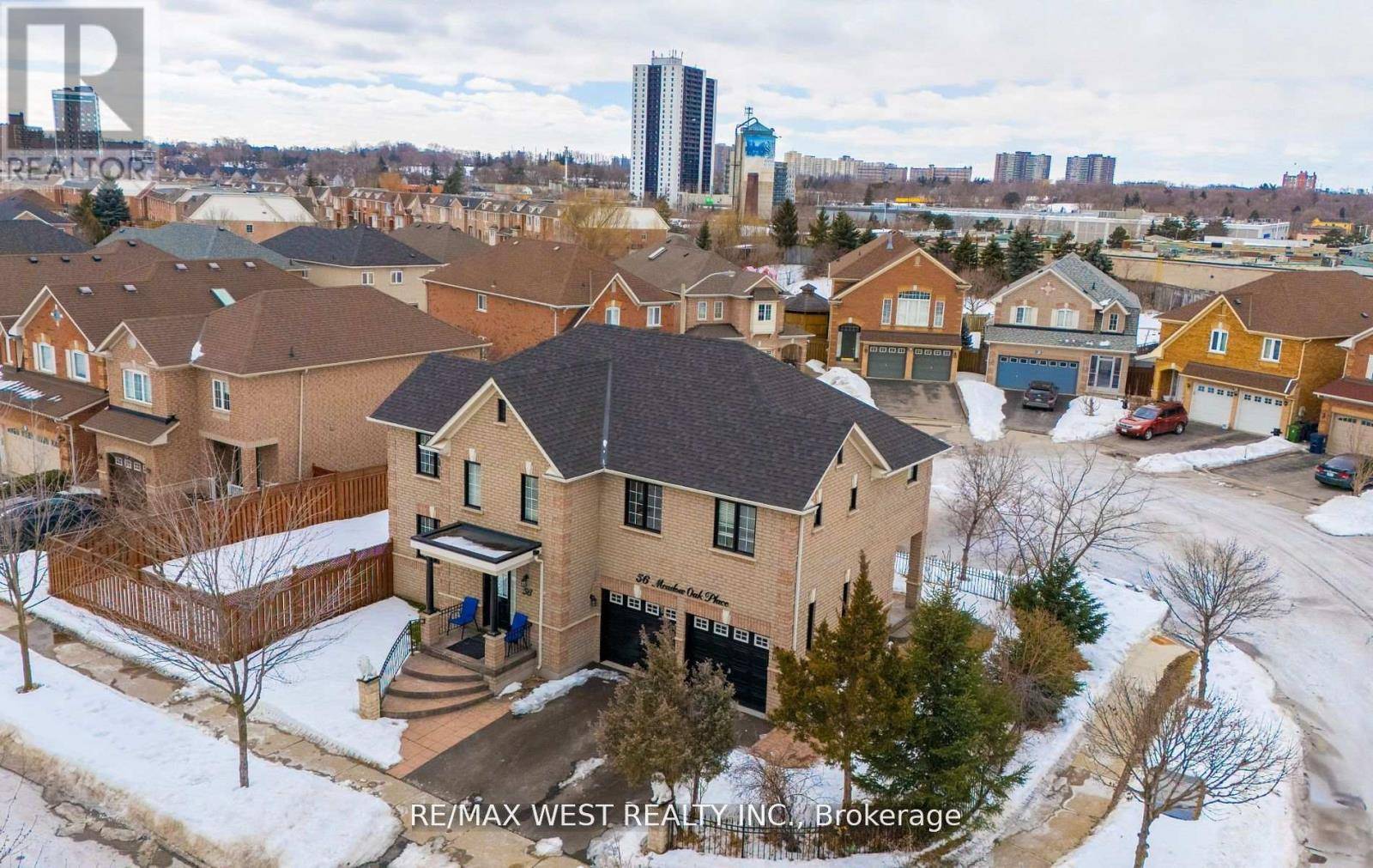Toronto (humberlea-pelmo Park), ON M9N3Z6,56 MEADOW OAK PLACE