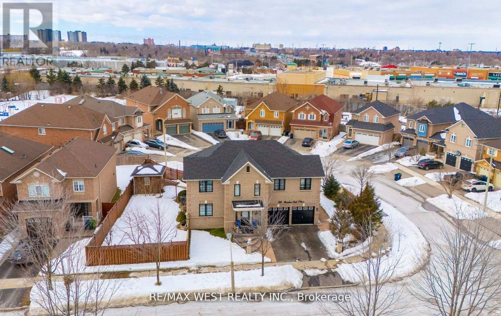 Toronto (humberlea-pelmo Park), ON M9N3Z6,56 MEADOW OAK PLACE