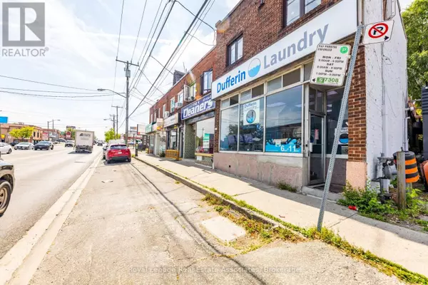 Toronto (yorkdale-glen Park), ON M6B3S3,2850 DUFFERIN STREET