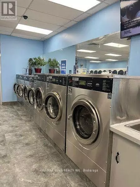 Toronto (glenfield-jane Heights), ON M3N2J5,2891 JANE STREET