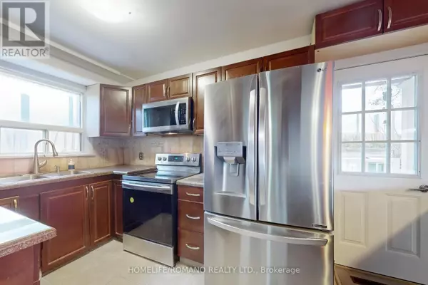 Toronto (mount Dennis), ON M6M2H4,66 MAHONEY AVENUE