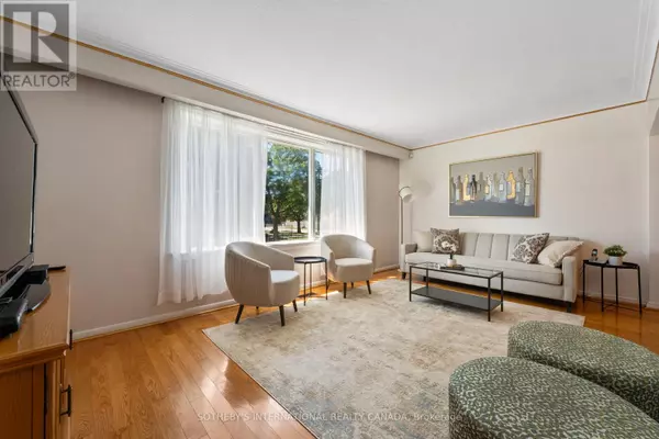 Toronto (rustic), ON M6L1Z7,76 LAWNSIDE DRIVE