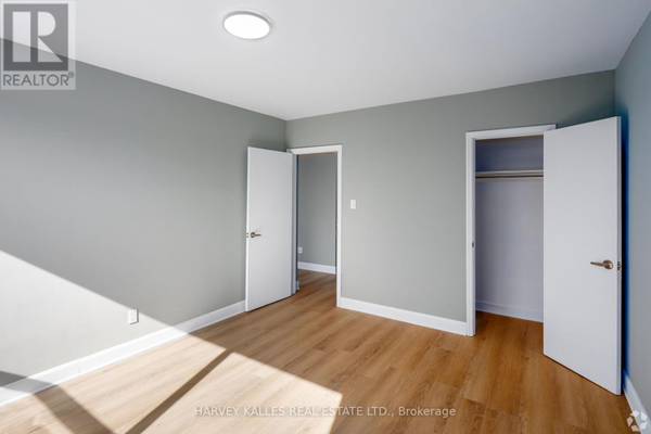 Toronto (keelesdale-eglinton West), ON M6M2A5,4 Greentree CT #308