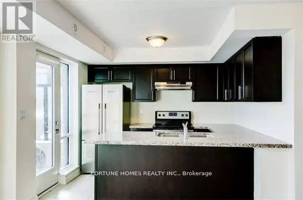 Brampton (northwest Brampton), ON L7A4S3,100 Dufay RD South #35