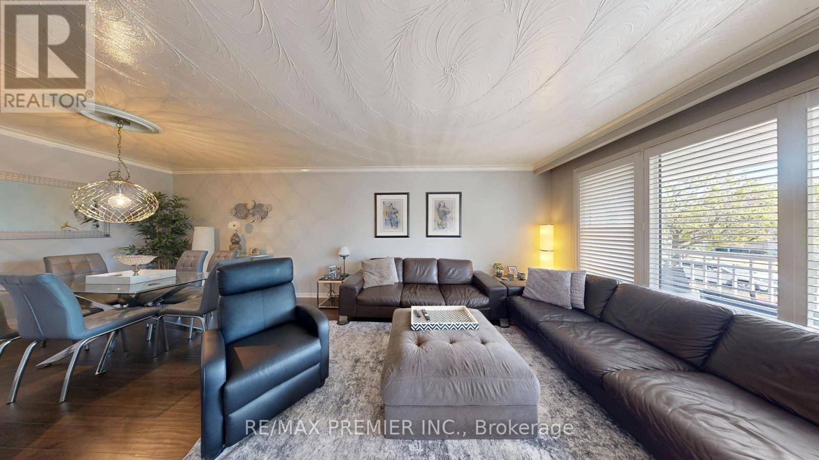 Toronto (maple Leaf), ON M6L2P5,44 Donofree RD #Main