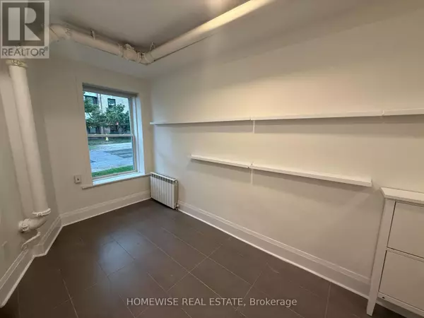 Toronto (south Parkdale), ON M6K3B7,1 Triller AVE #105