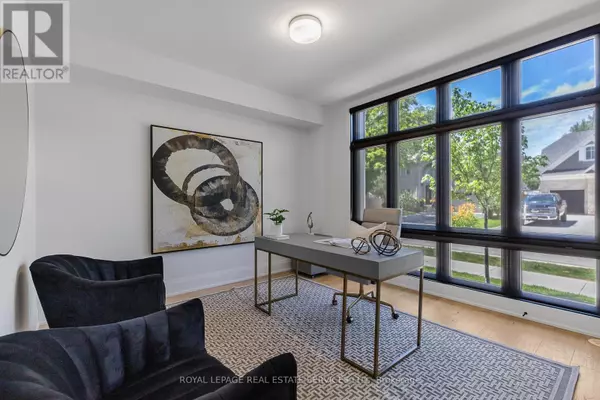 Oakville (br Bronte), ON L6L0H9,2274 SOVEREIGN STREET