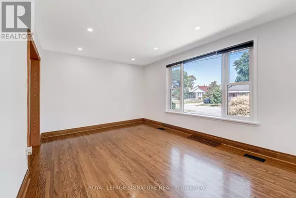 Toronto (elms-old Rexdale), ON M9W1V3,5 DENSMORE AVENUE