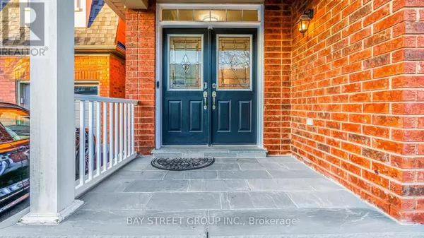 Oakville (wm Westmount), ON L6M5J4,2292 BLUE OAK CIRCLE