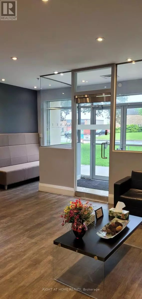 Toronto (york University Heights), ON M3J2M2,300 Supertest RD #3