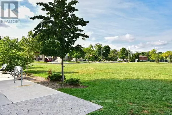 Toronto (west Humber-clairville), ON M9W0C6,80 Esther Lorrie DR #1116