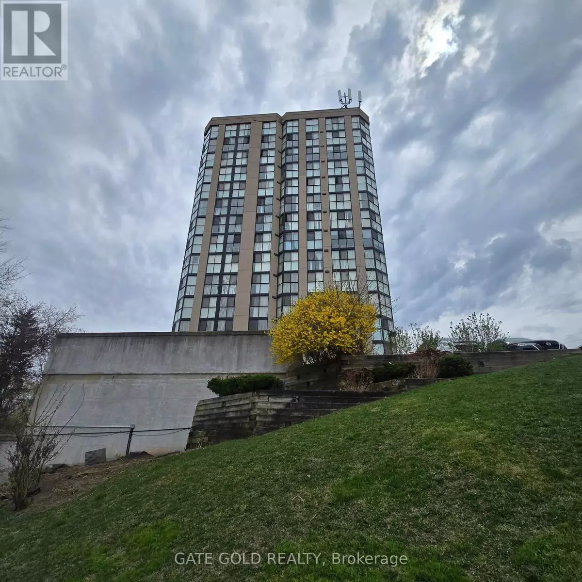 Toronto (west Humber-clairville), ON M9W6T4,600 Rexdale BLVD #LPH2