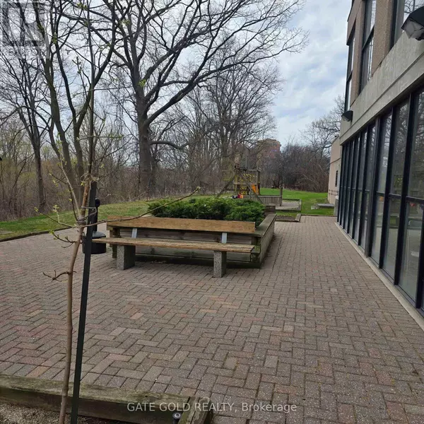 Toronto (west Humber-clairville), ON M9W6T4,600 Rexdale BLVD #LPH2