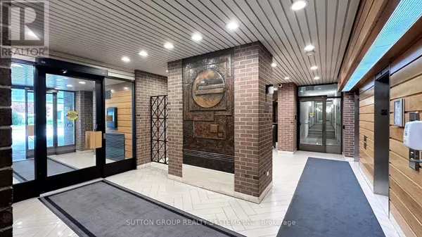 Toronto (rockcliffe-smythe), ON M6N4X7,270 Scarlett RD #813
