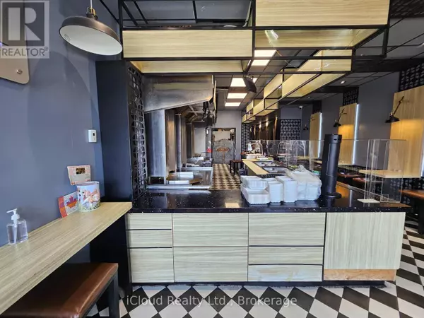 Mississauga (rathwood), ON L5A3Y1,377 Burnhamthorpe RD East #4