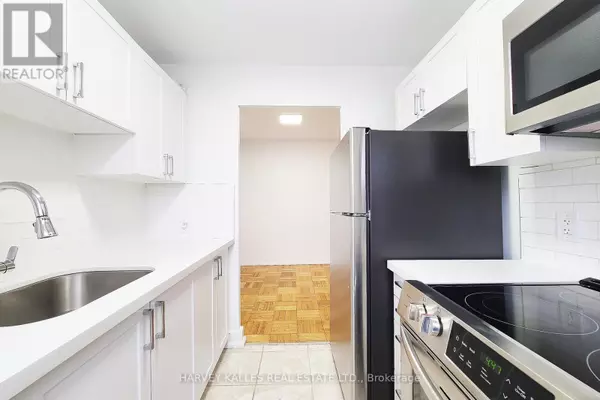 Toronto (stonegate-queensway), ON M8Y3J7,285 Park Lawn RD #203
