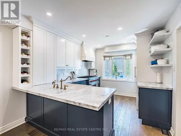 Oakville (co Central), ON L6K3T4,113 BROCK STREET