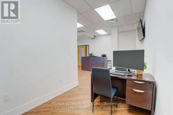 Oakville (qe Queen Elizabeth), ON L6L0E3,3485 Rebecca ST #206