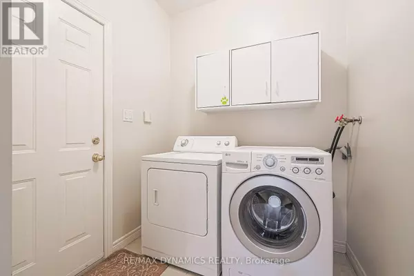 Oakville (wm Westmount), ON L6M4V4,2381 GRAND OAK TRAIL