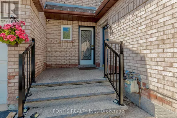 Brampton (fletcher's West), ON L6Y4R3,64 ASHBROOK WAY