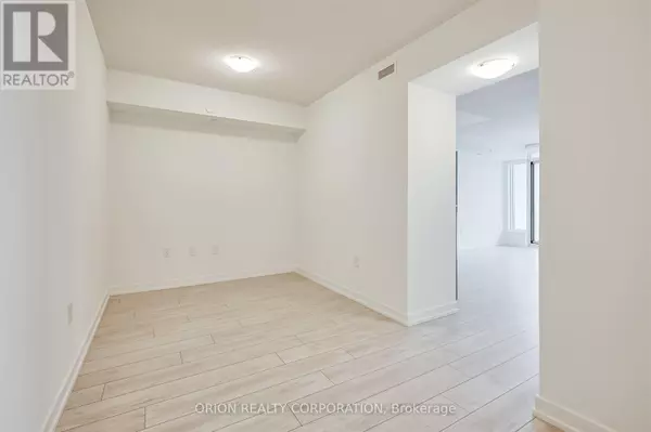 Toronto (yorkdale-glen Park), ON M6B0B1,556 Marlee AVE #517
