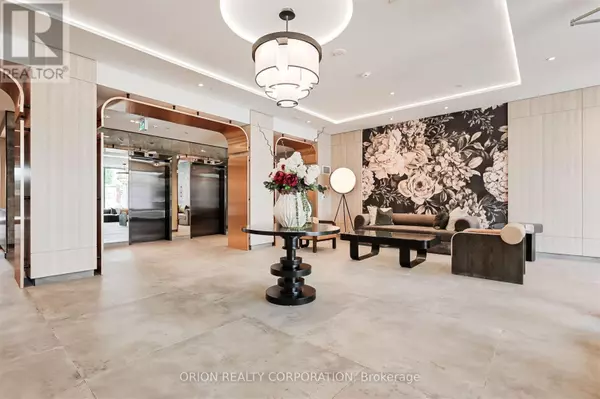 Toronto (yorkdale-glen Park), ON M6B0B1,556 Marlee AVE #722