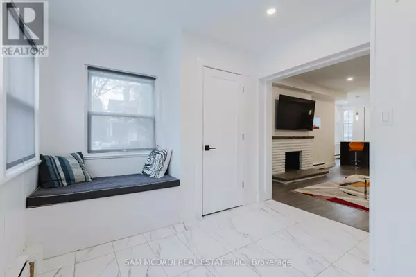 Burlington (brant), ON L7R1A5,2177 LAKESHORE ROAD