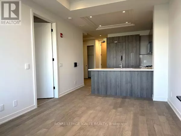 Oakville (co Central), ON L6K2W6,123 MAURICE DR #306